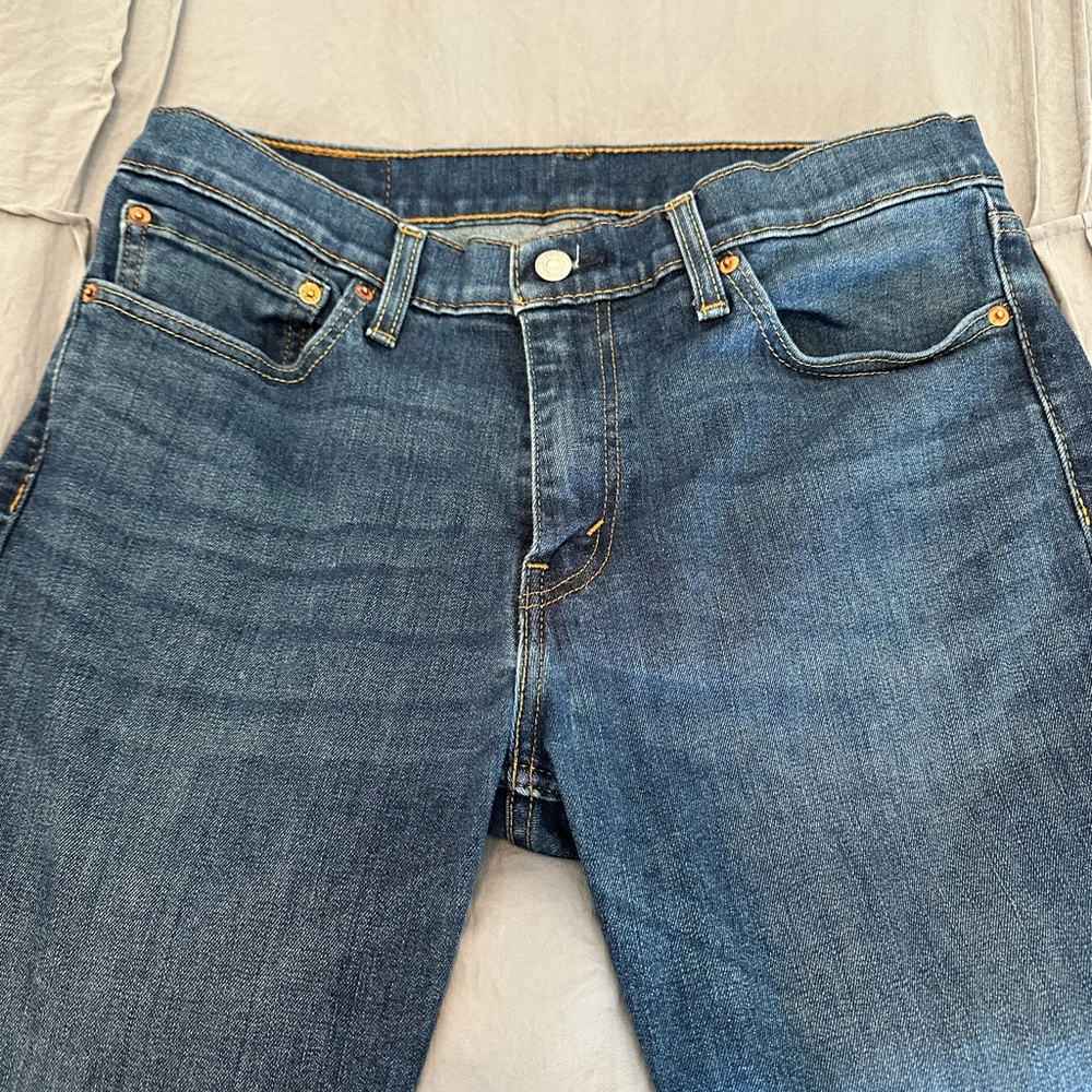 Men Levi jeans, like new. Excellent condition